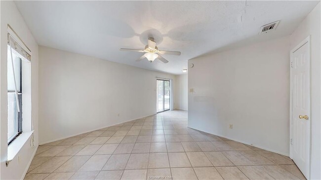 Building Photo - 1004 Verde Dr