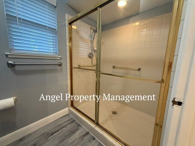 Building Photo - 9131 Brienne Way