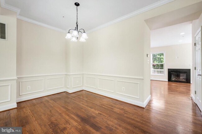 Building Photo - 8341 Broderick Cir