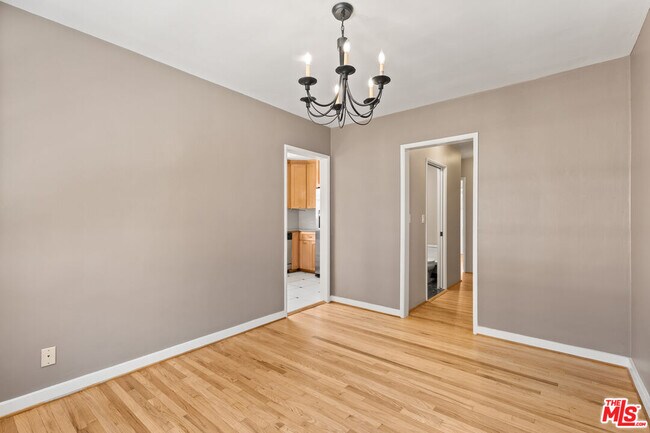 Building Photo - 6542 W 80th Pl