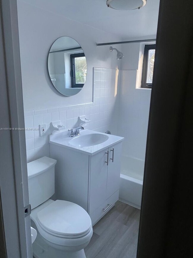 Building Photo - 24 Calabria Ave