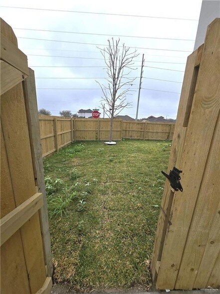 Building Photo - 3201 Magdalena St