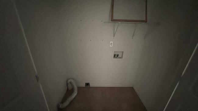 Building Photo - 2 Bedroom ~ 1.5 Bath ~ Benton, KY ~ 2 Story Townhome