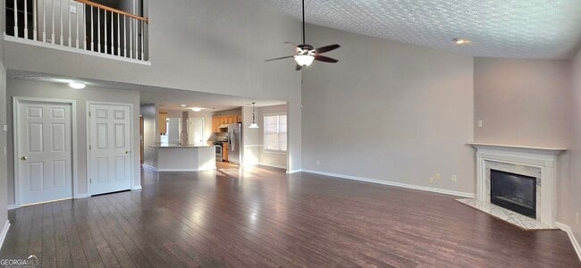 Building Photo - 1055 Livery Cir