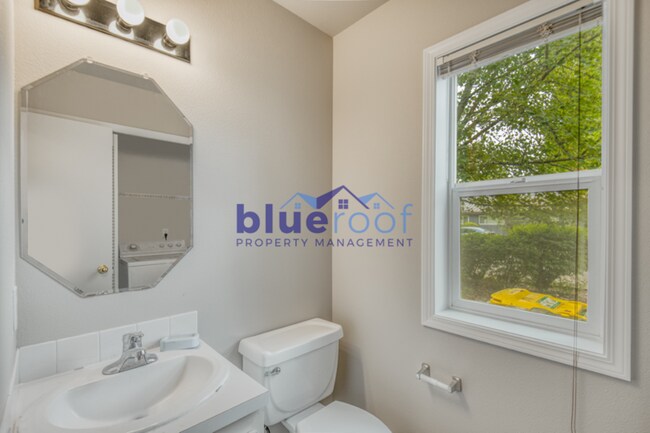 Building Photo - 520 SW 150th Ave