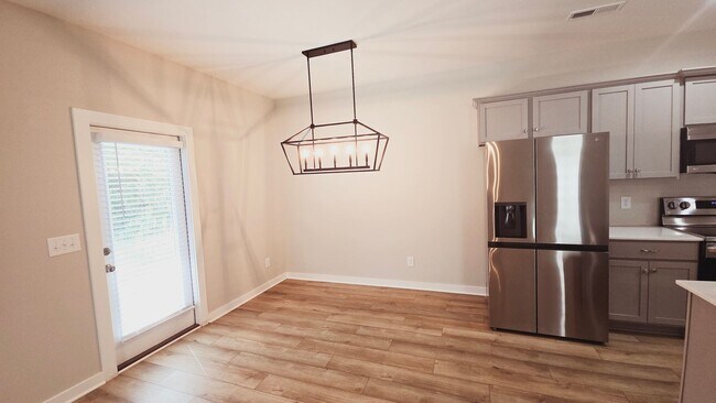 Building Photo - 2122 Ellsworth Lp Rd