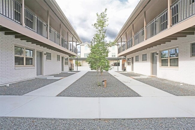 Building Photo - 4737 Aftonshire Dr