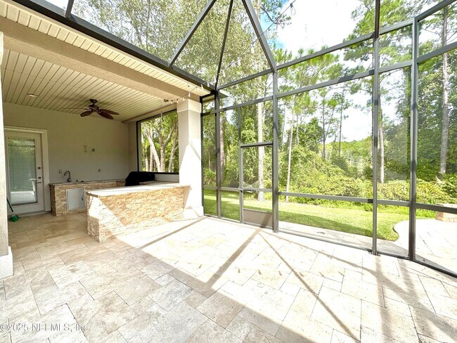 Building Photo - 642 Port Charlotte Dr