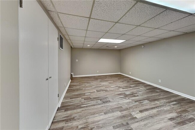 Building Photo - 220 Sabrina Ct