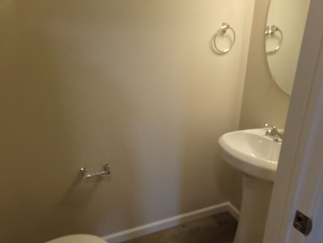 Building Photo - 3 bedroom, 2.5 Bathroom Townhouse in Gray's Pointe Neighborhood