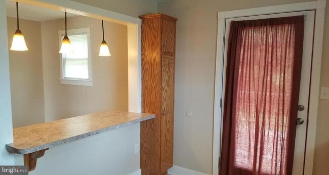 Building Photo - 9662 Teffeteller Ln