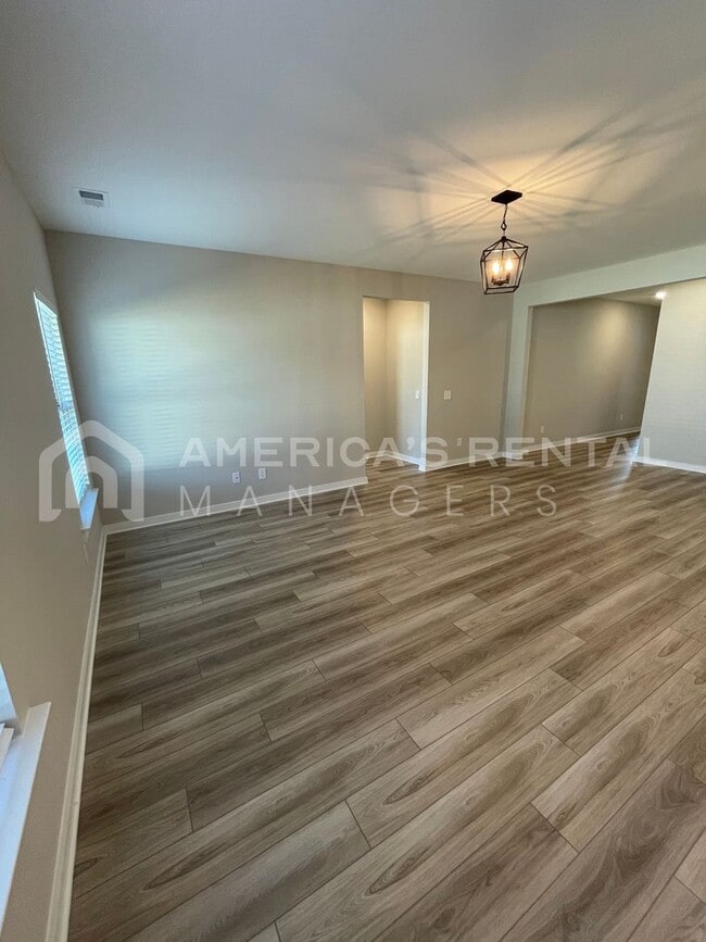 Building Photo - Roomy Home for Rent in Cullman, AL…6 Foot Privacy Fence. COMING SOON!