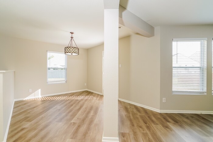 Building Photo - 3098 W Meadowbend Ln