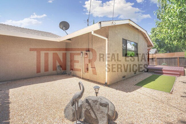 Building Photo - 5807 Filbert Ave