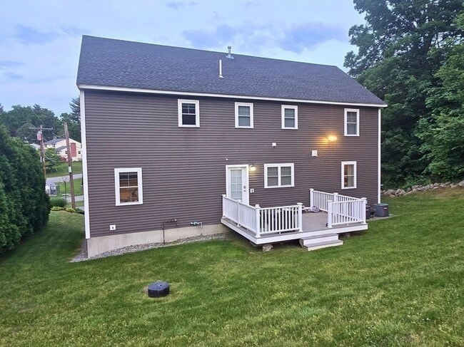 Building Photo - 34 Fieldstone Dr