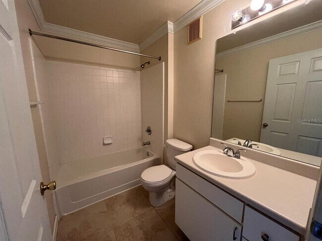 Building Photo - 18119 Back Stretch Ln