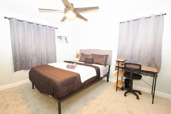 Building Photo - 3007 E 21st Ave