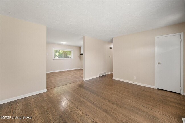 Building Photo - 5110 Red Fern Rd