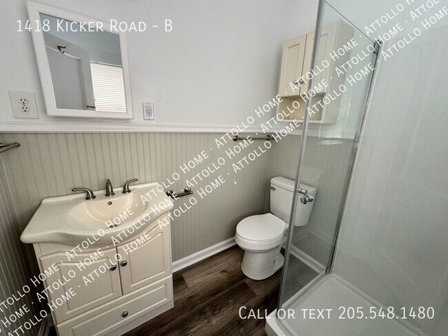 Building Photo - 2-Bed/1-Bath Apartment with Bonus Room!