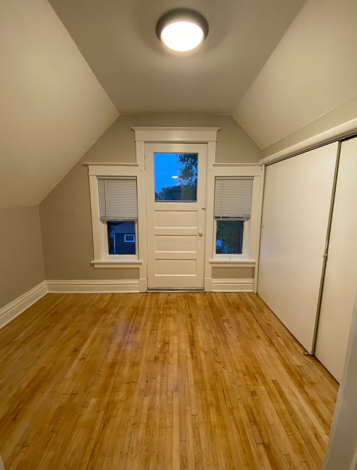 Building Photo - 3728 W 4th St