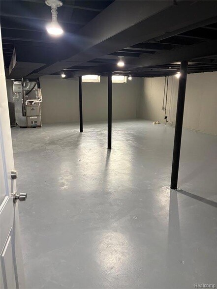 Building Photo - 23245 Berkley St