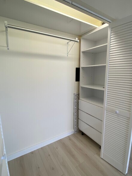 Building Photo - 4048 Exeter C