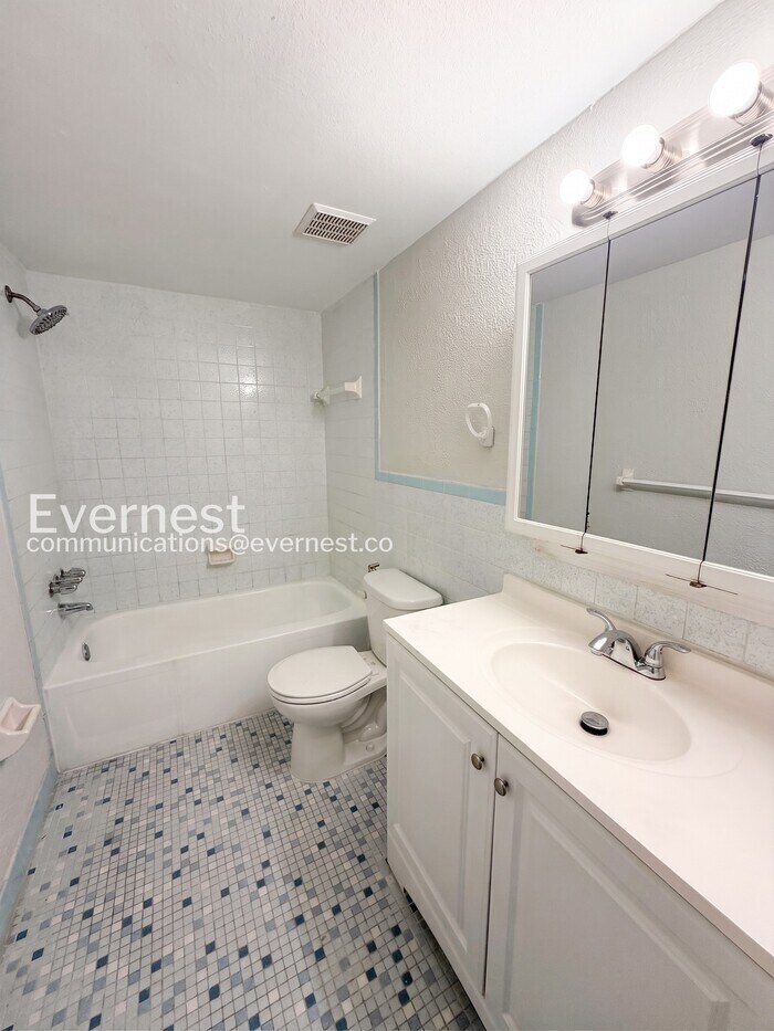 Building Photo - 4455 38th Terrace N