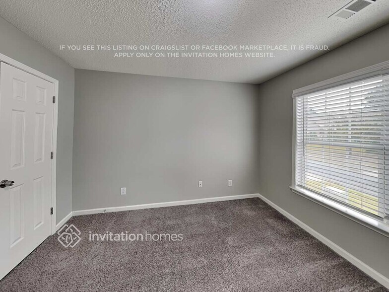 Building Photo - 3005 Donamire Ave NW