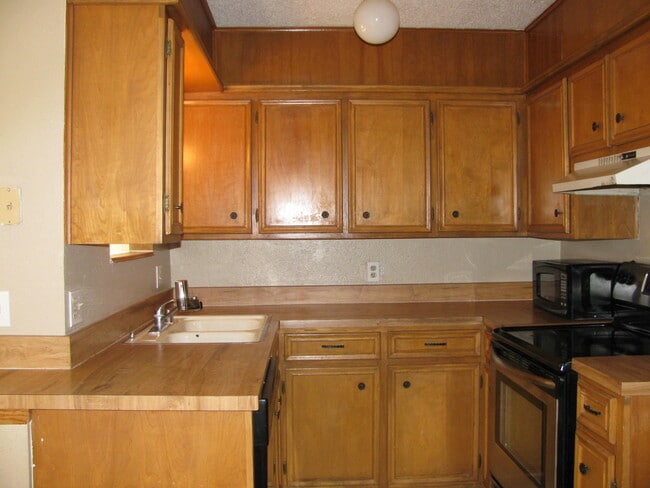 Building Photo - 2704 Avenue V