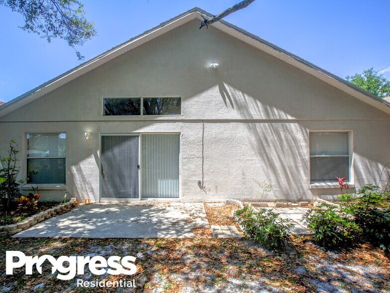 Building Photo - 13720 Meadowpark Ave