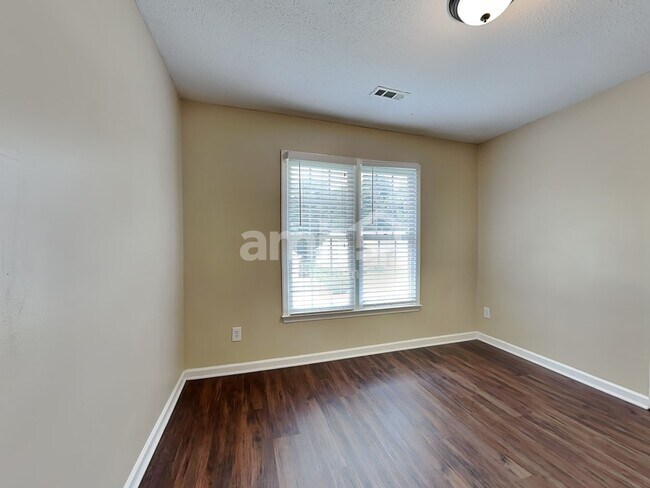 Building Photo - 6307 Stonewick Dr