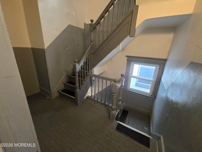 Building Photo - 162 Kearny Ave