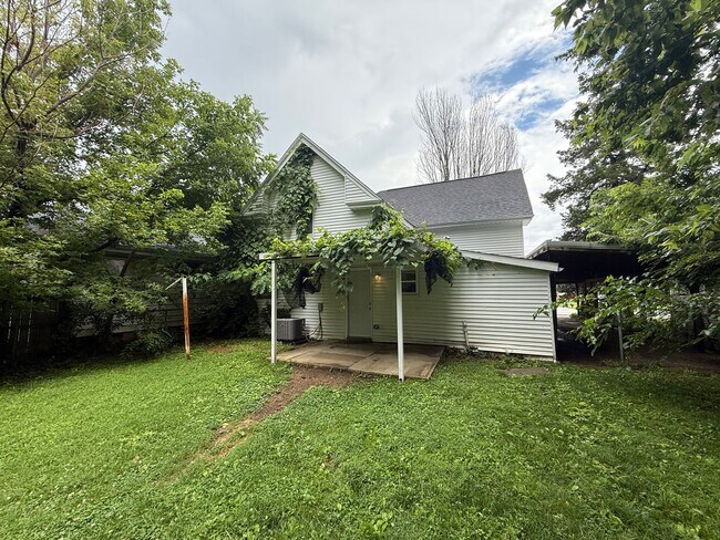 Building Photo - 2137 N Delaware Ave