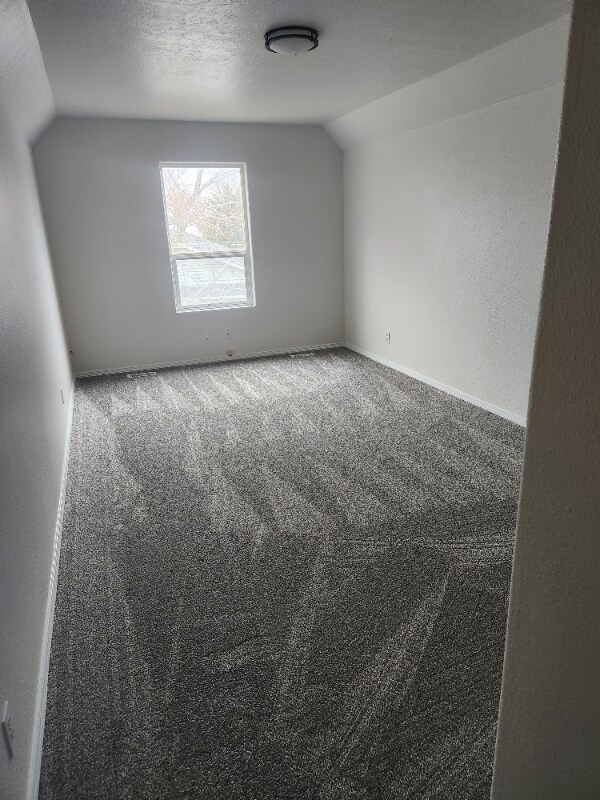 Building Photo - 1427 W Roberts Pl