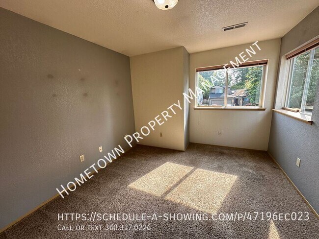 Building Photo - 1803 Pear St NE