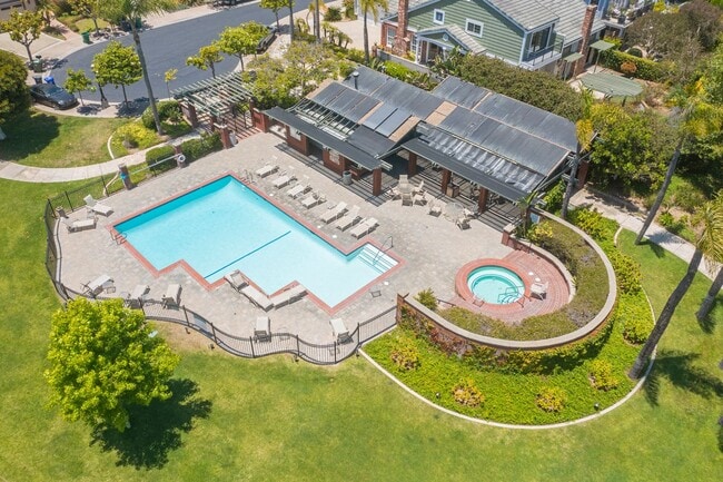 Building Photo - 16 Sausalito Cir W