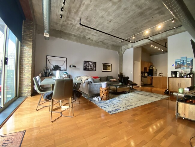 Building Photo - 1528 S Wabash Ave