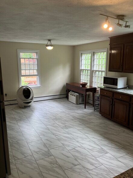 Building Photo - 5 Freeman Cir