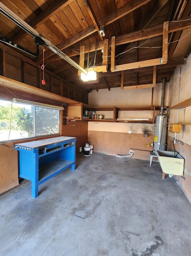 Building Photo - Single-Level La Mesa Home, Updated Interiors, Private Outdoor Space & Garage