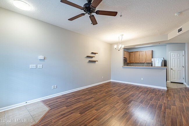 Building Photo - 2200 Marsh Hawk Ln