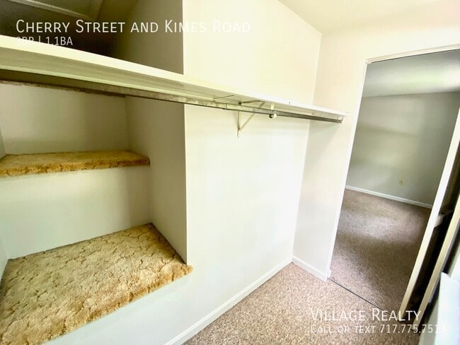 Building Photo - 225 Cherry St