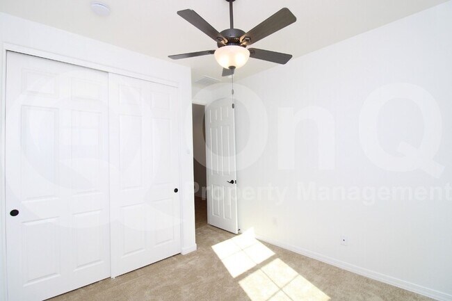 Building Photo - 1378 W Macaw Dr