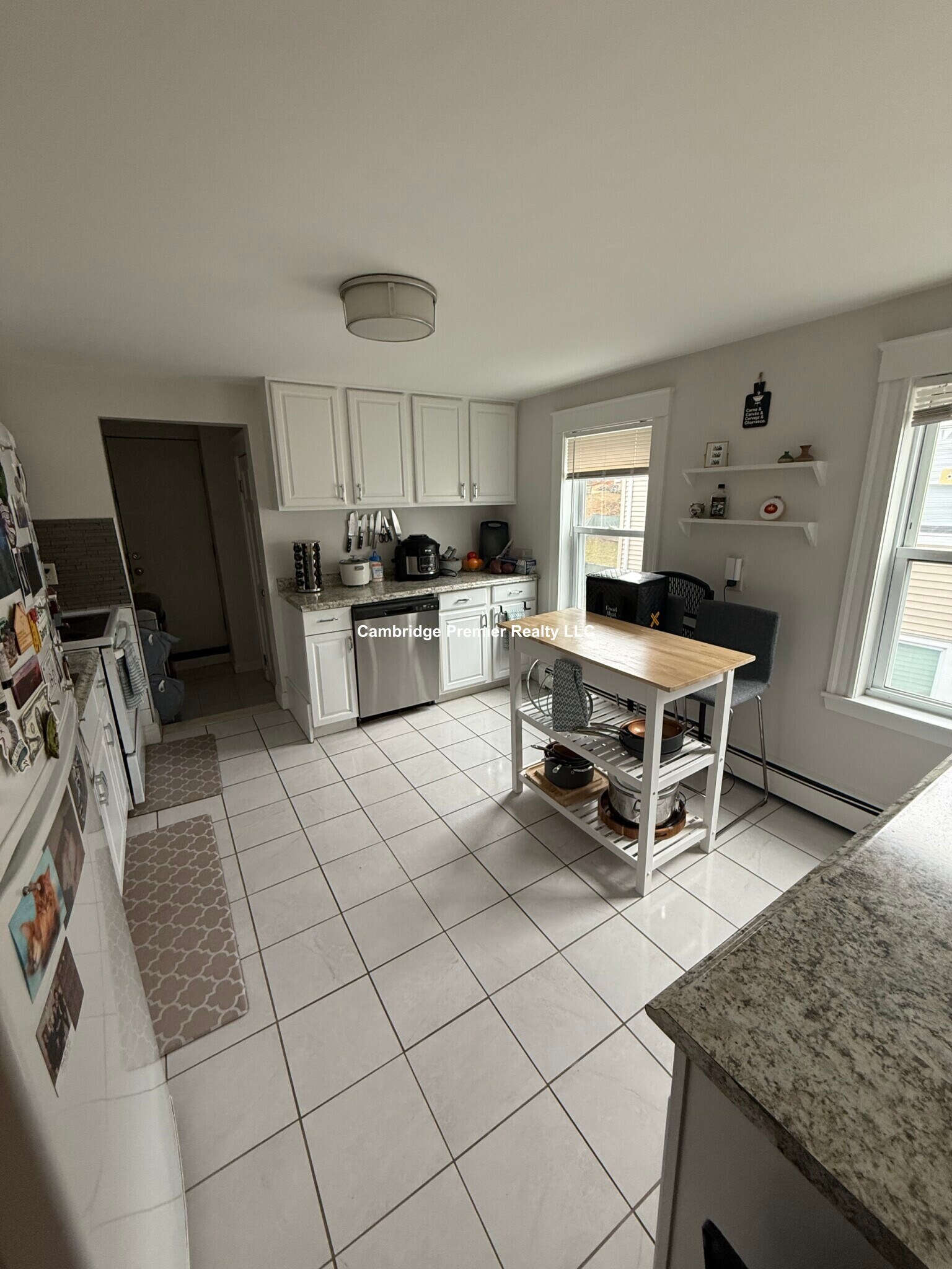 Building Photo - 60 Linwood St