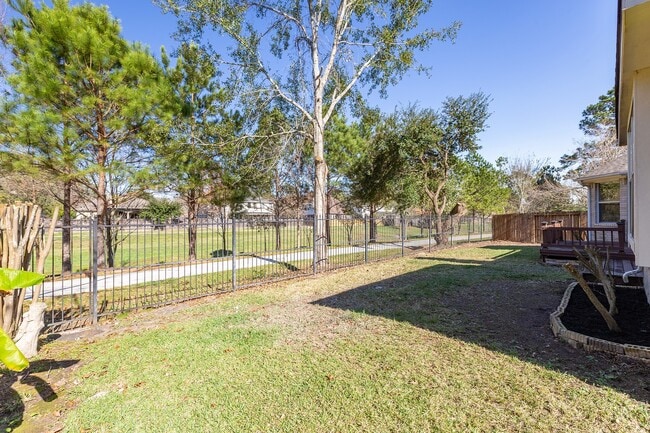 Building Photo - 8015 Sports Haven Dr