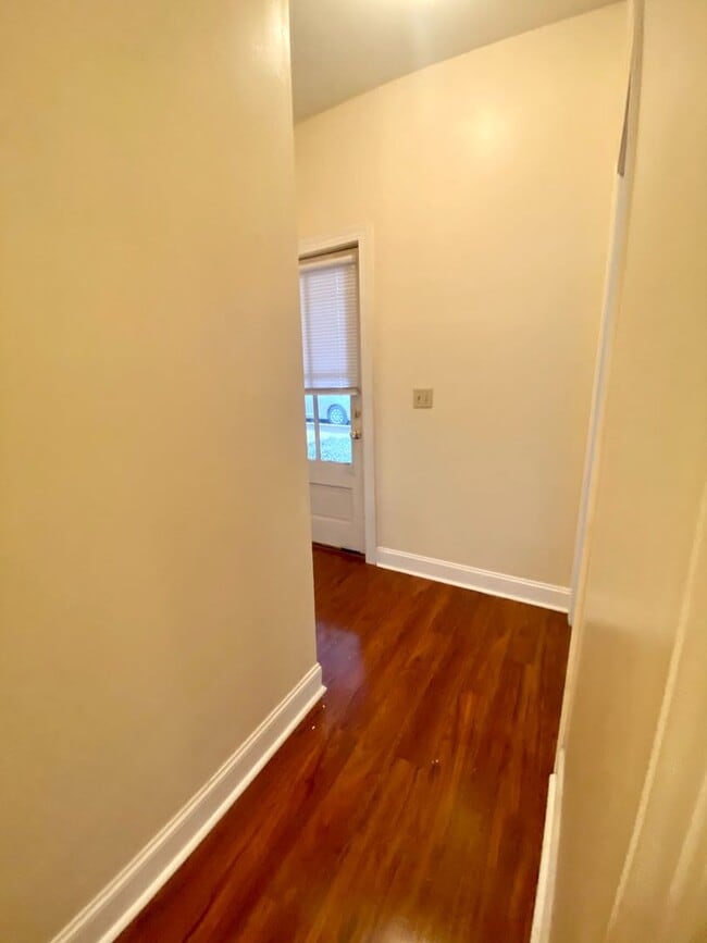 Building Photo - 326 N Madison St