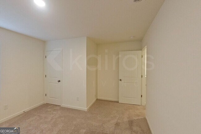 Building Photo - 108 Flat Rock Ml Trl