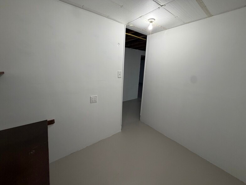 Building Photo - 3993 Sharoden Dr