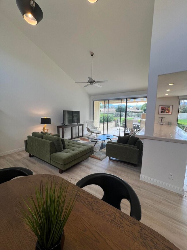 Building Photo - 289 Castellana N