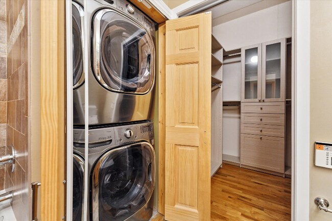 Building Photo - 2960 Inca St