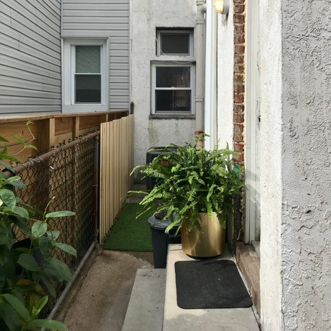 Building Photo - 2031 Tulip St